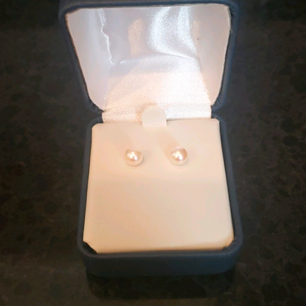 Beautiful pearl earrings